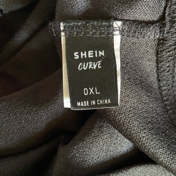 🎉2/20$ SHEIN red sequinned bow top♥️ - Picture 6 of 7